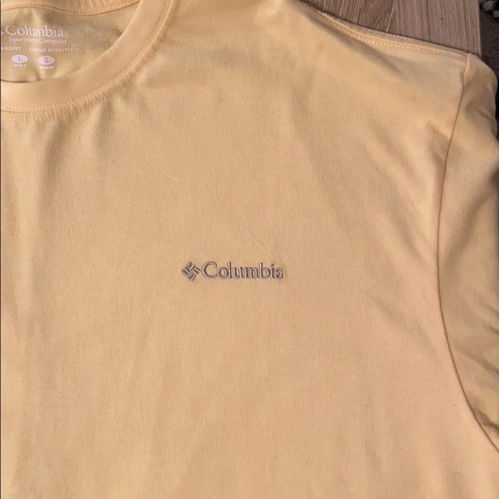 Men’s Columbia tee-shirt